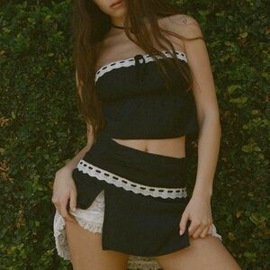 Tiger Mist Black and White Lace Coquette Jaz top size M